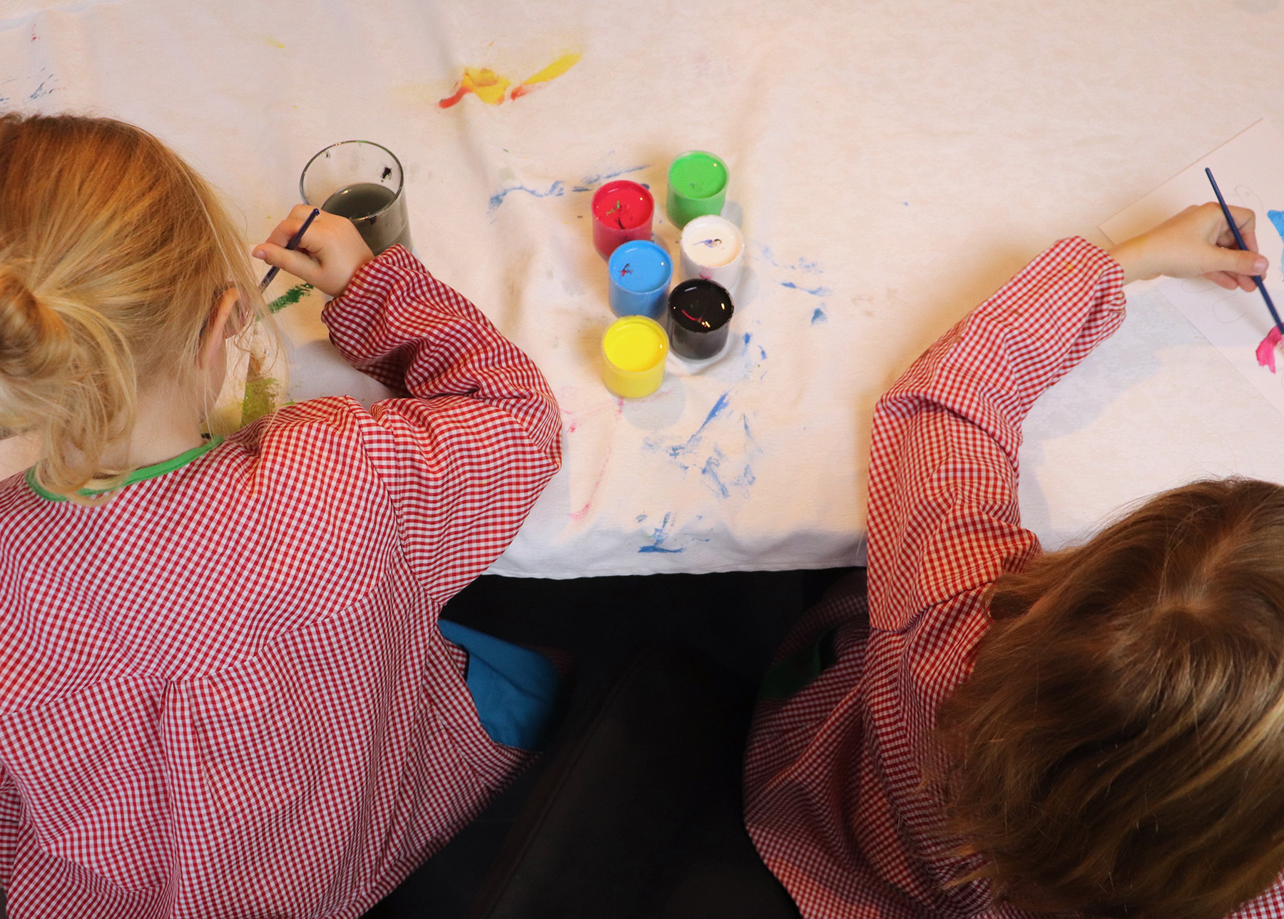 Tcolors: 10 Proyectos Creativos con Pinturas para Niños en Casa