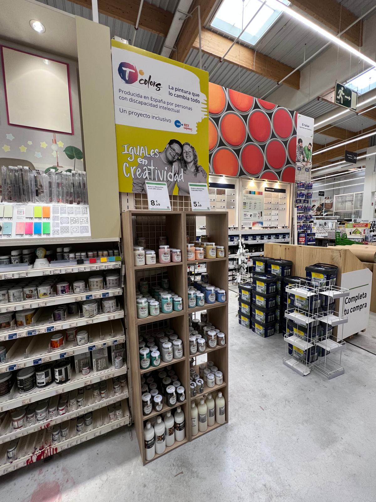 Descubre la Gama de Productos para madera TColors en la tienda Leroy Merlin de Logroño